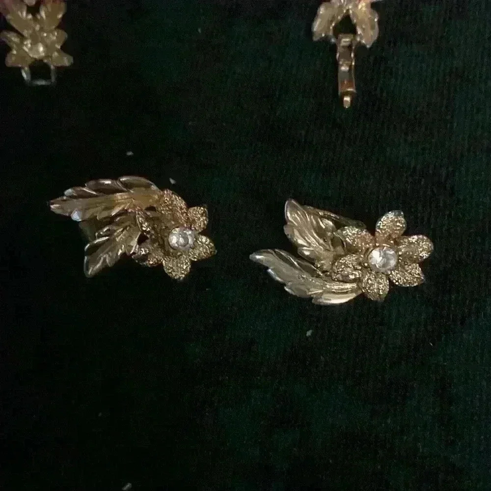 Vintage Cora 3 piece set gold tone w/ rhinestone floral retro stunning set - Picture 2 of 4